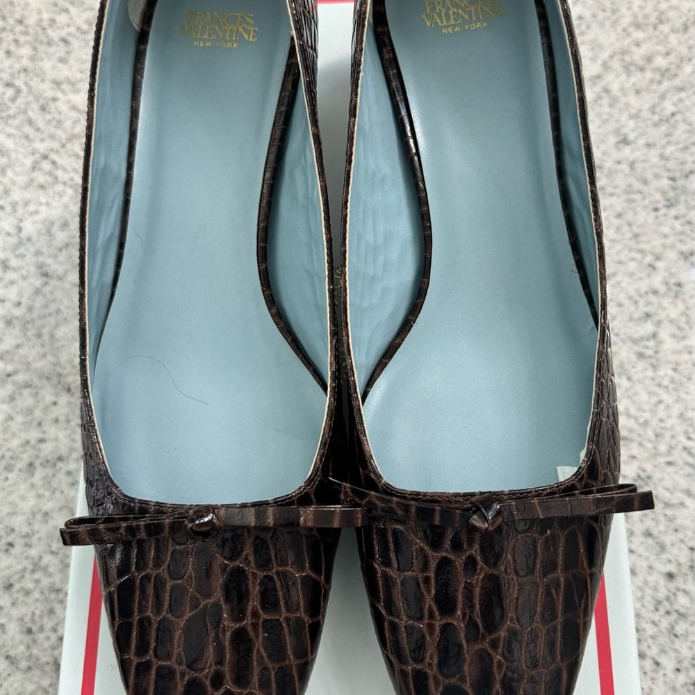 Women’s Francis Valentine Mary C, Croc-Embossed Pumps Size 8.5 in Cocoa